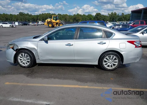 2017 Nissan Altima 2.5 S z USA, uszkodzony, nr VIN 1N4AL3AP8HN320986